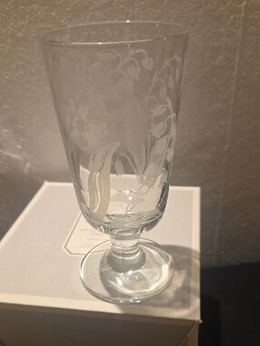24  Goblets. Monique Lhuillier Clear Lilly Of The Valley Design Stemmed Goblet